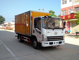 程力威牌CLW5045XZWC5型雜項危險物品廂式運輸車