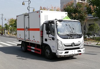 程力威牌CLW5040XZWB6型雜項危險物品廂式運輸車